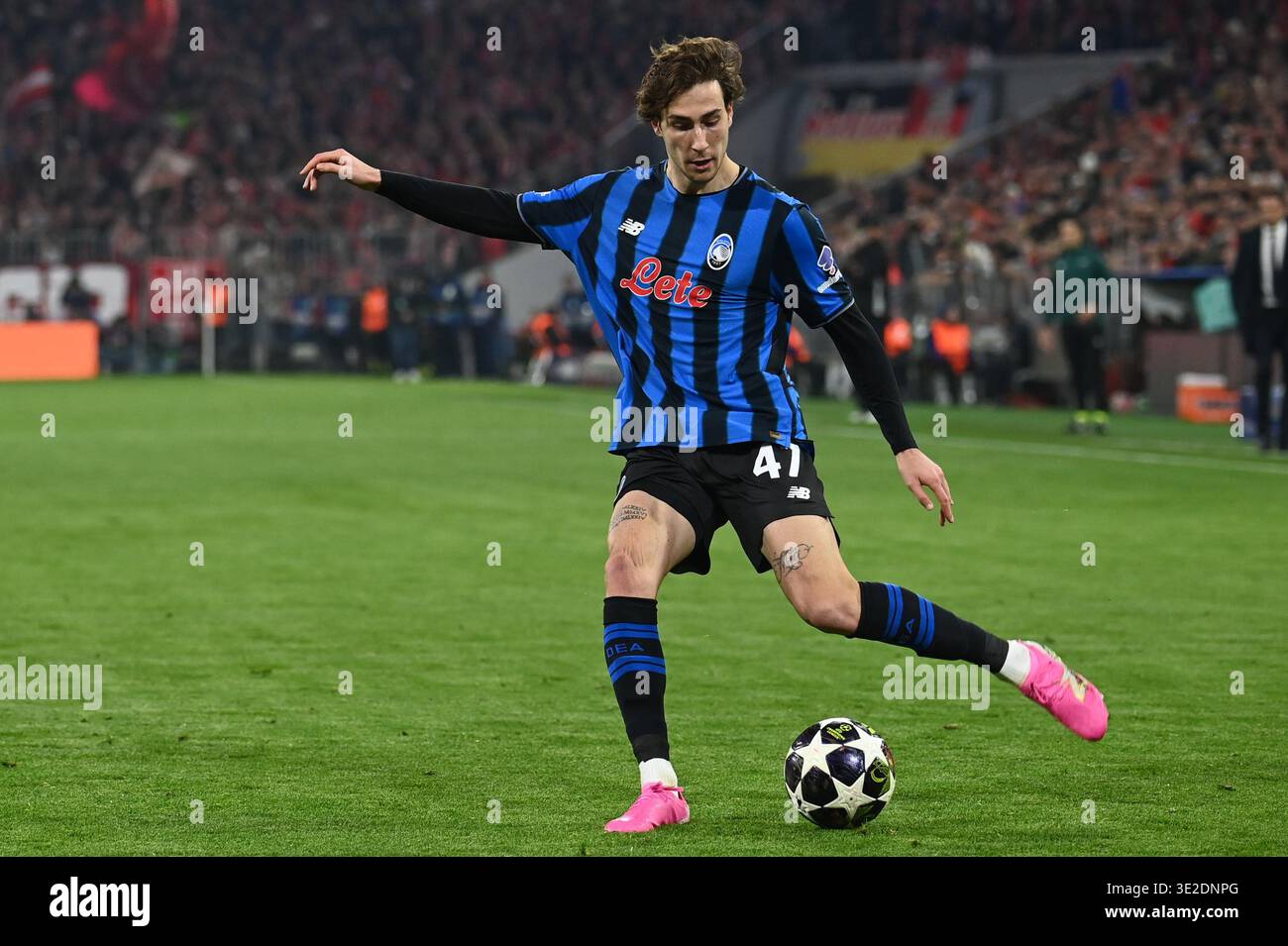 lorenzo-bernasconi-atalanta-bc-in-action-during-fc-bayern-munchen-vs