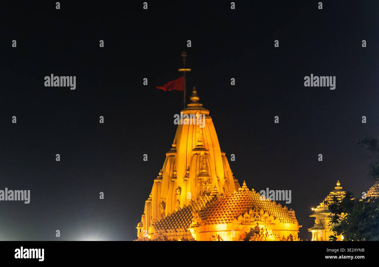 Somnat Sacred somnath jyotirlinga temple complex hi-res stock photography and ...