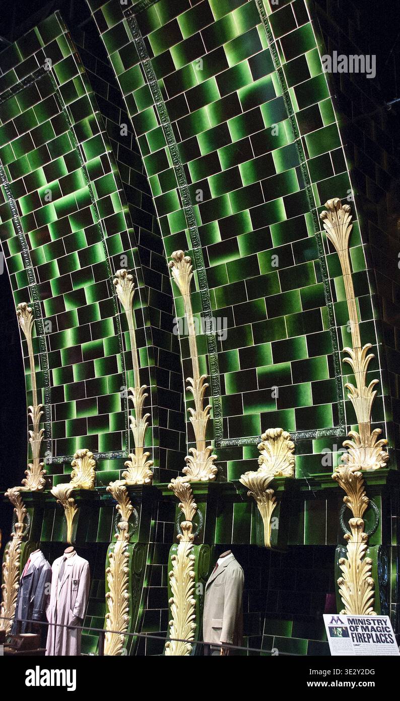 Ministry of magic fireplaces hi-res stock photography and images - Alamy