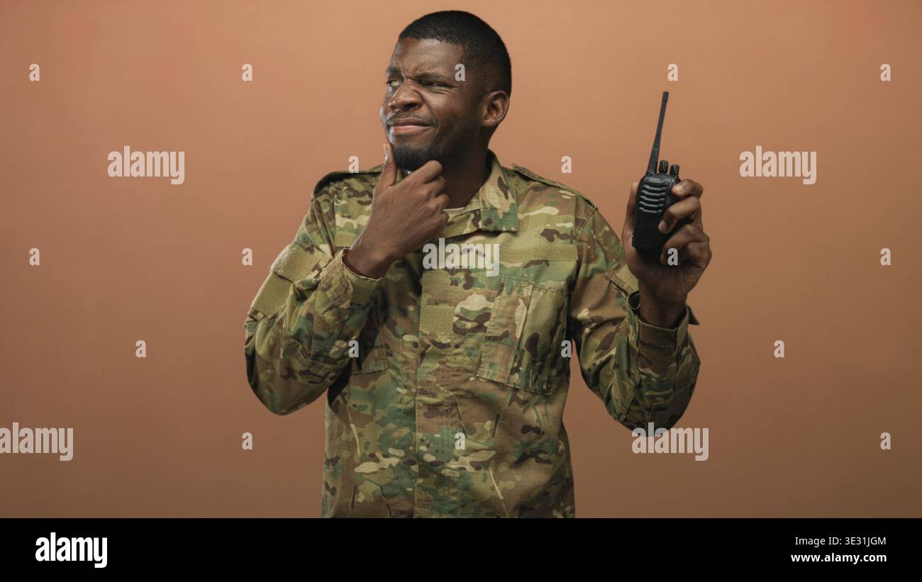 Soldier communications hi-res stock photography and images - Alamy