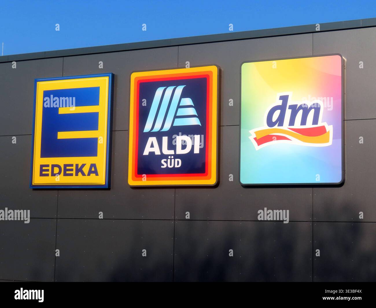 Uk Discounter Logos Kreis logos hi-res stock photography and images - Alamy