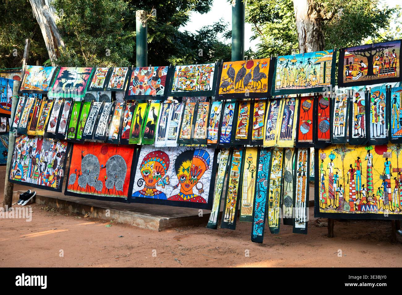 Maputo mozambique craft hi-res stock photography and images - Alamy