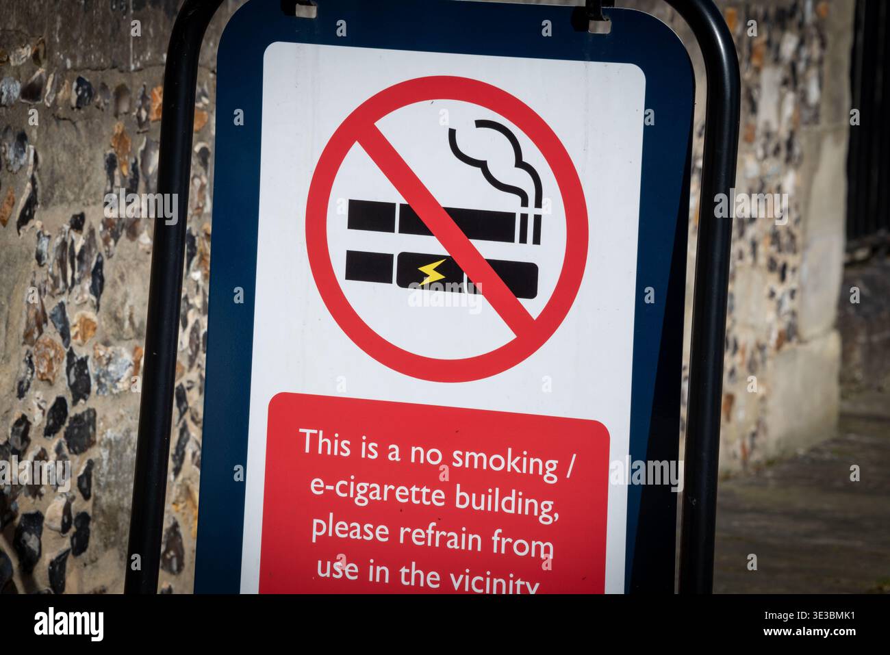 Cigarettes warning uk hi-res stock photography and images - Page 2 - Alamy