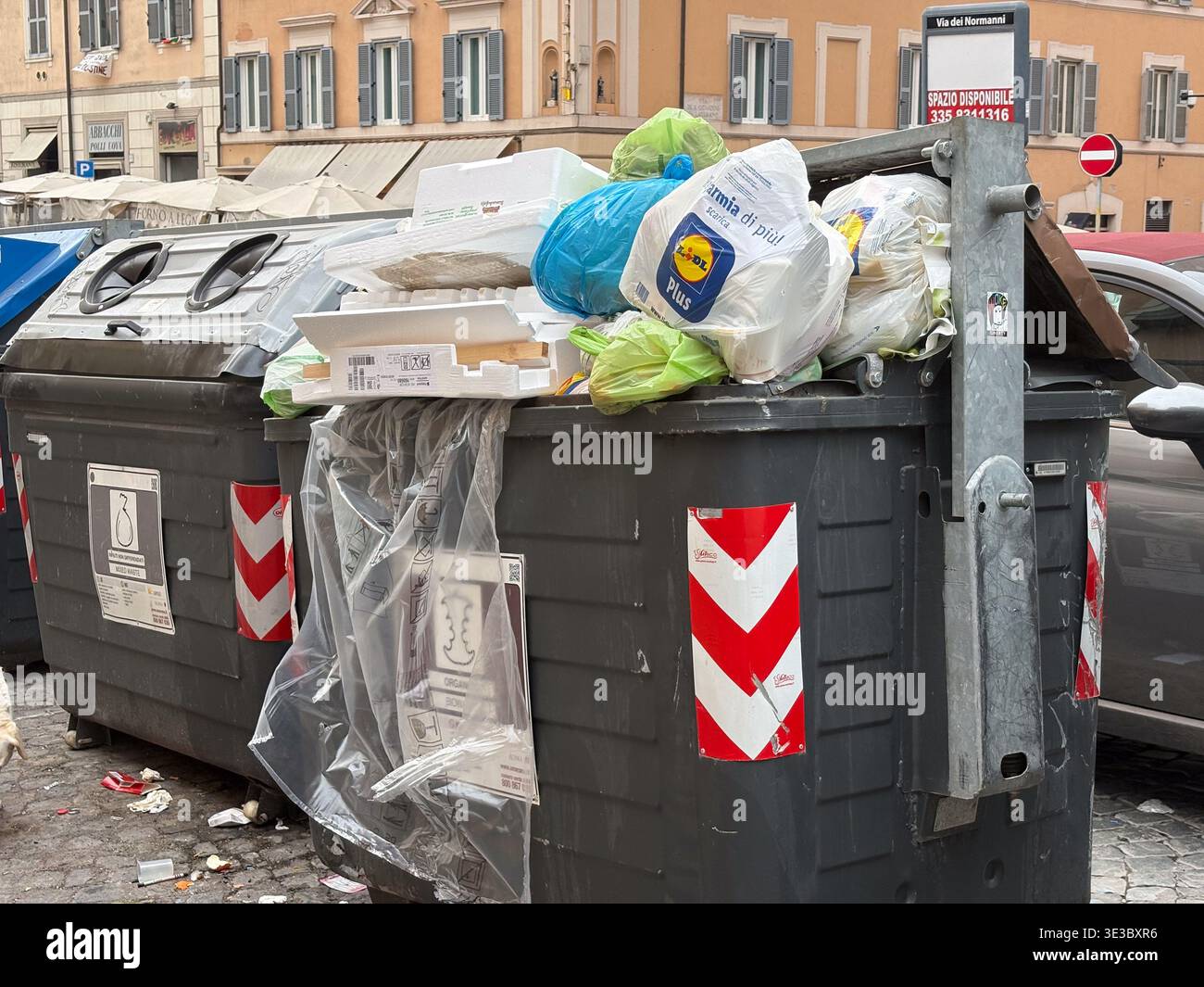 Types of bins hi-res stock photography and images - Alamy