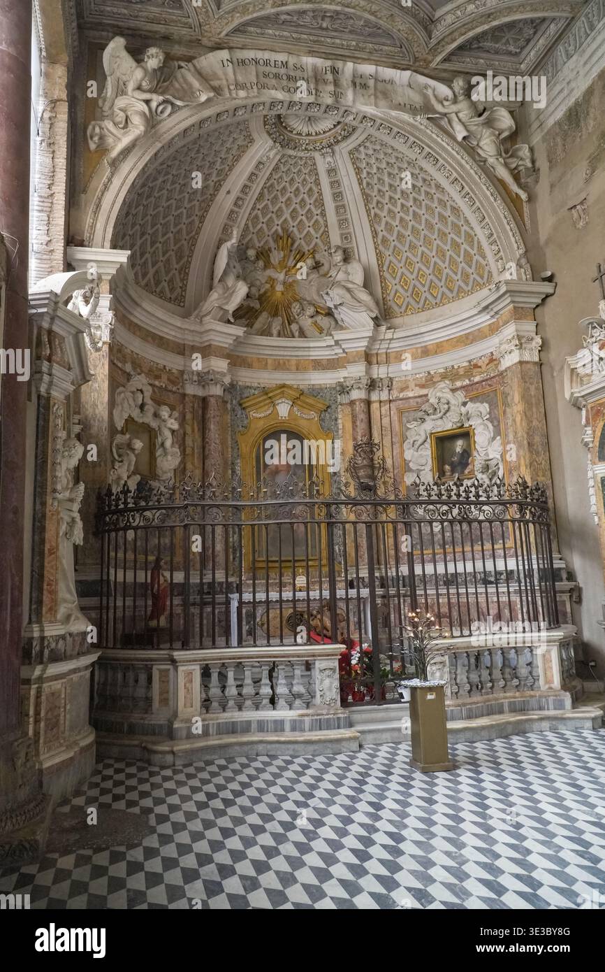 Battistero di San Giovanni in Laterano. Interior chapel showing Baroque ...