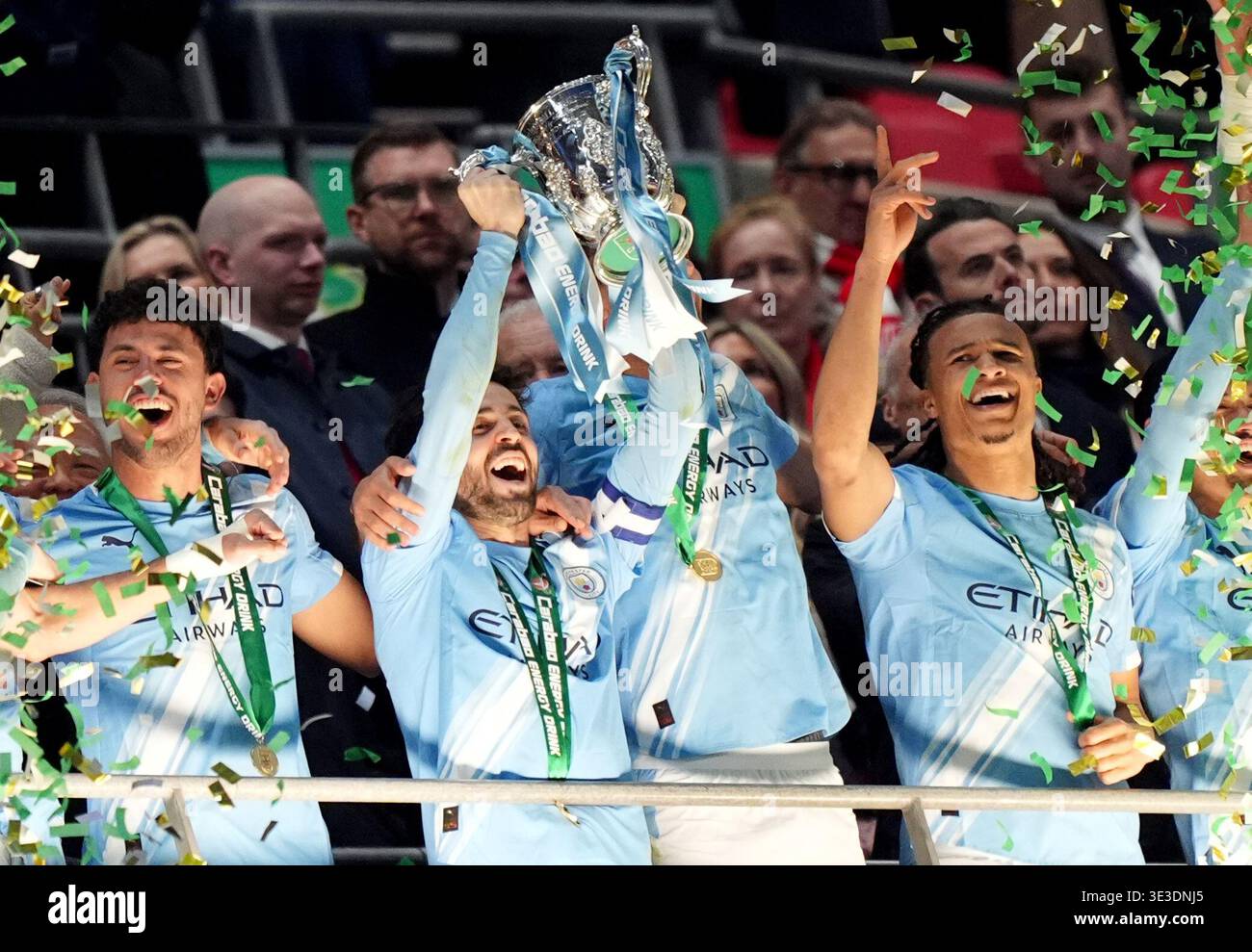 Manchester City's Bernardo Silva lifts the trophy after winning the Carabao  Cup Final at Wembley Stadium, London. Picture date: Sunday March 22, 2026  Stock Photo - Alamy