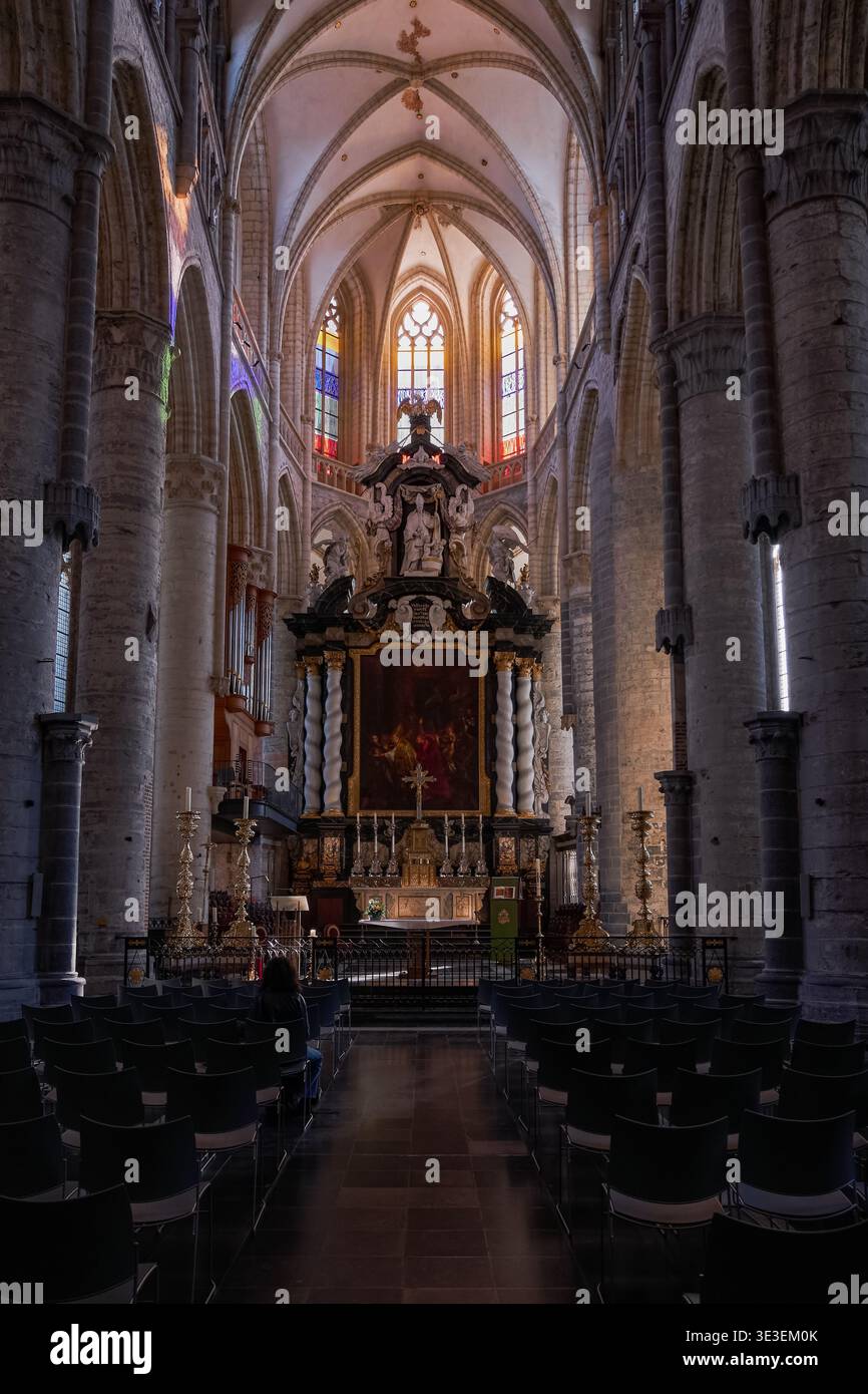 Gothic high altar hi-res stock photography and images - Alamy