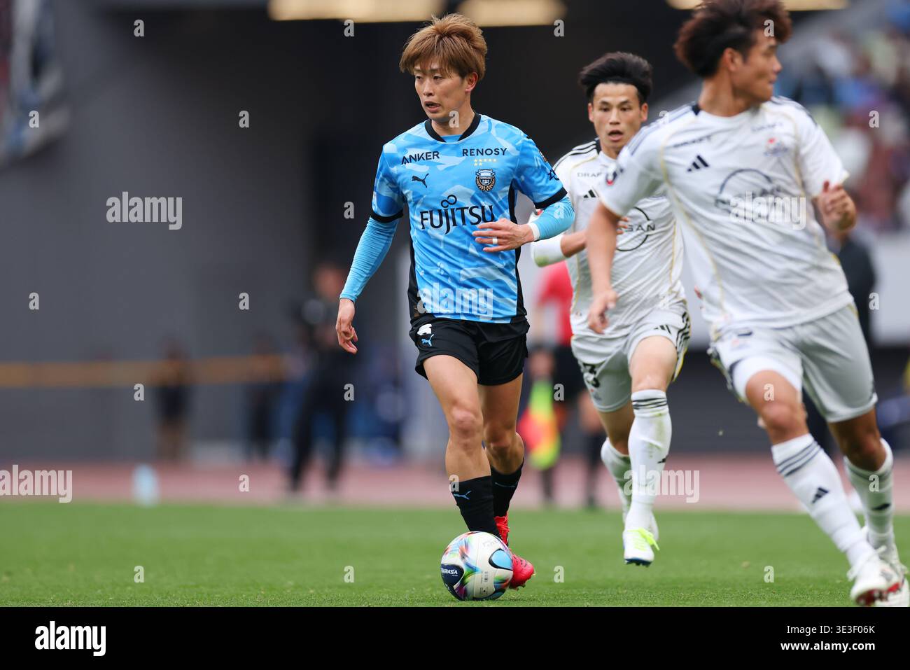 Thomas Deng Integrates into Yokohama FC Training Thomas Deng Integrates into Yokohama FC Training