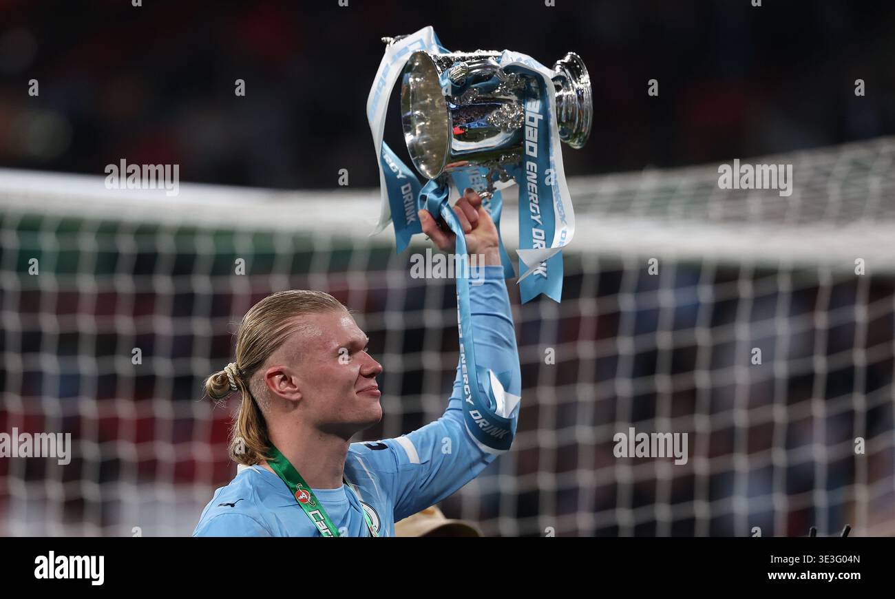 London, UK. 22nd Mar, 2026. Manchester City's Erling Haland with the ...