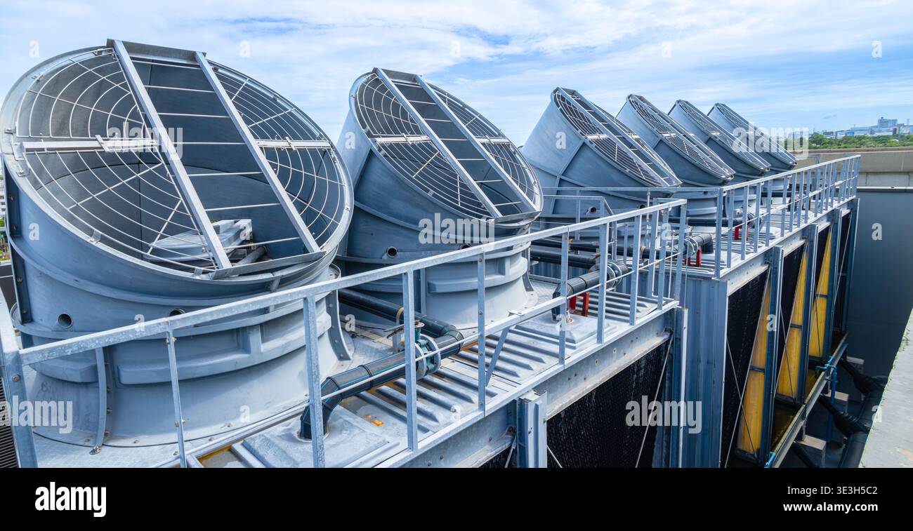 Large Rooftop Chiller New chillers hi-res stock photography and images - Alamy