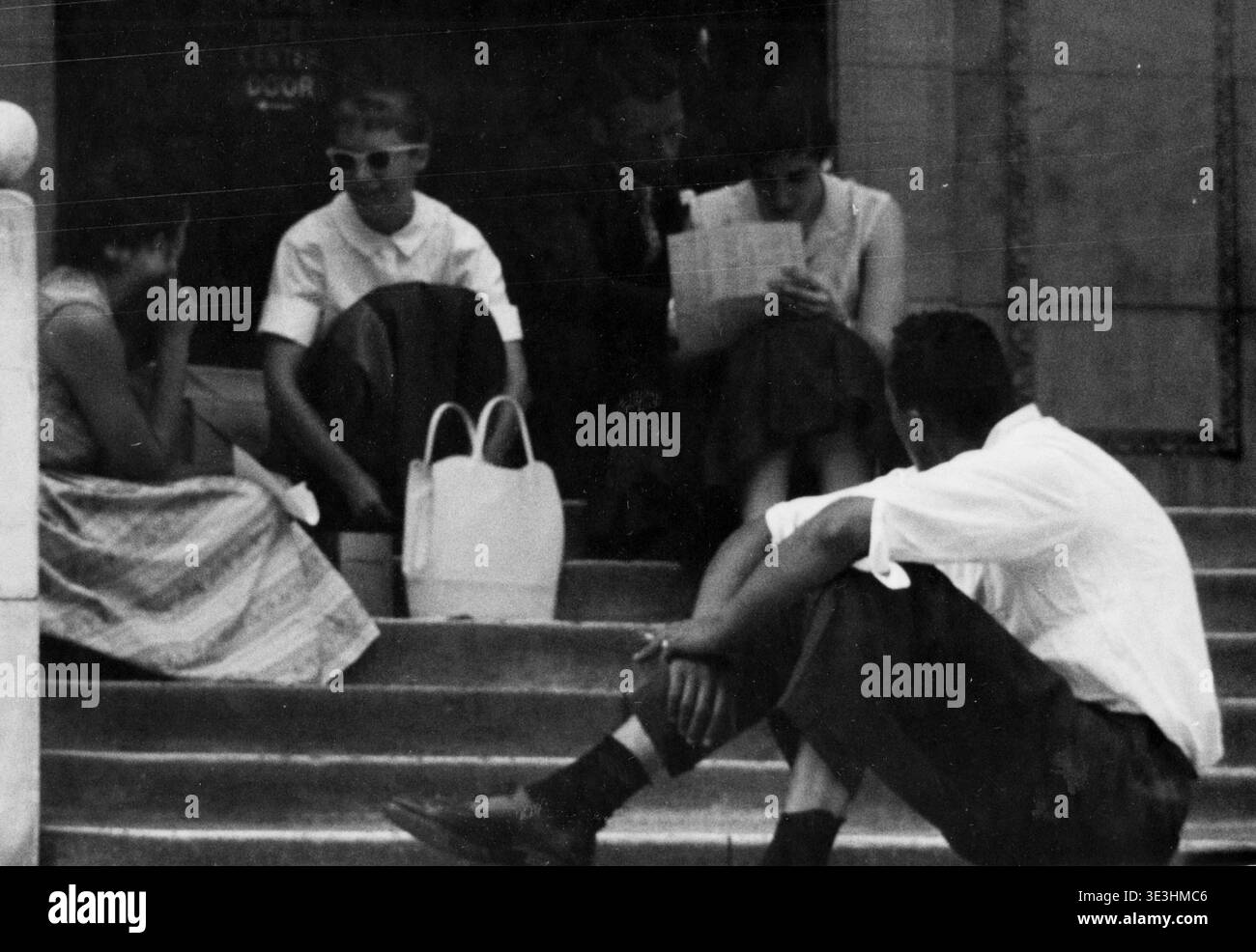 New york city 1950s fashion hi-res stock photography and images