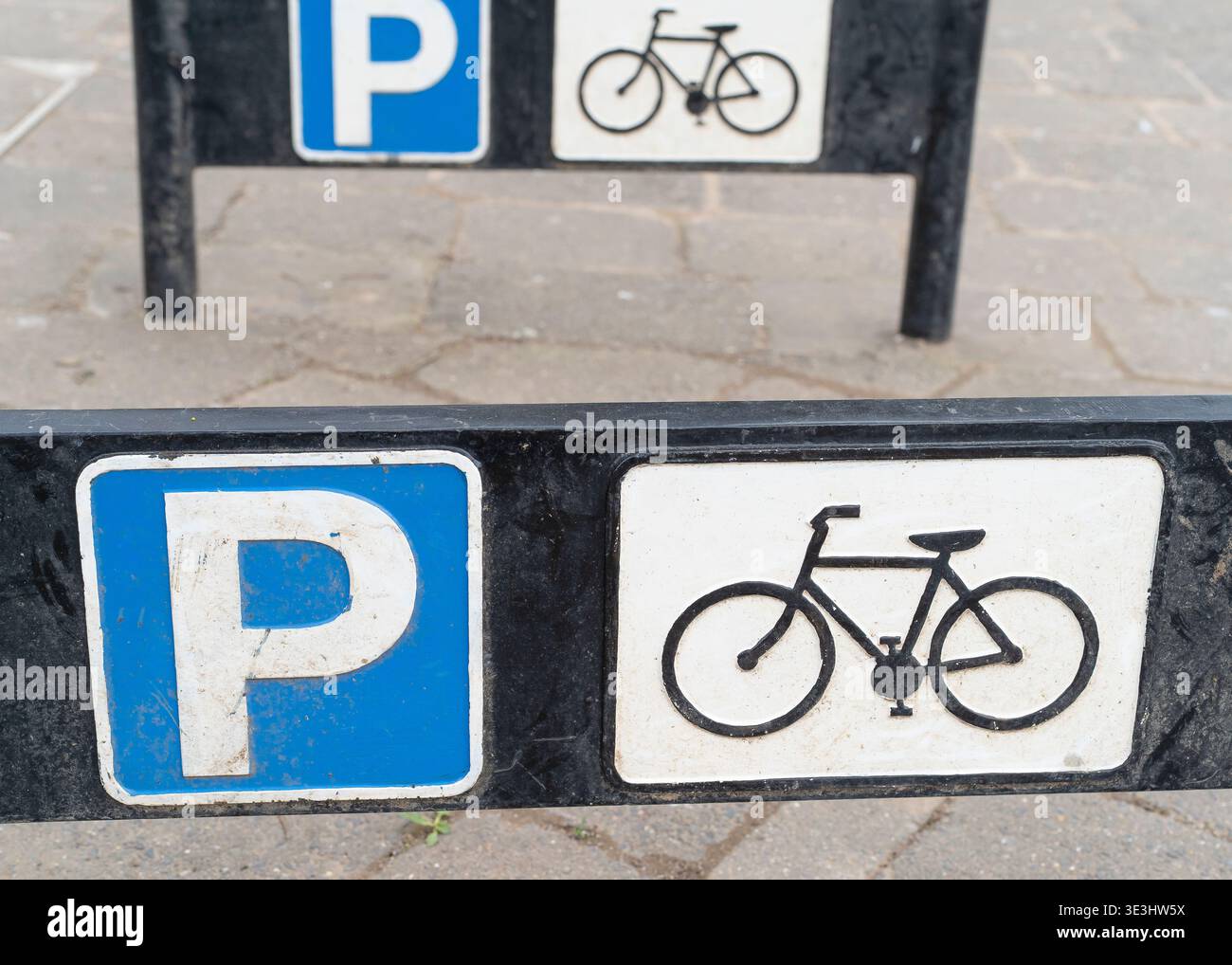 Bicycle parking sign in Worcester City. Stock Photo