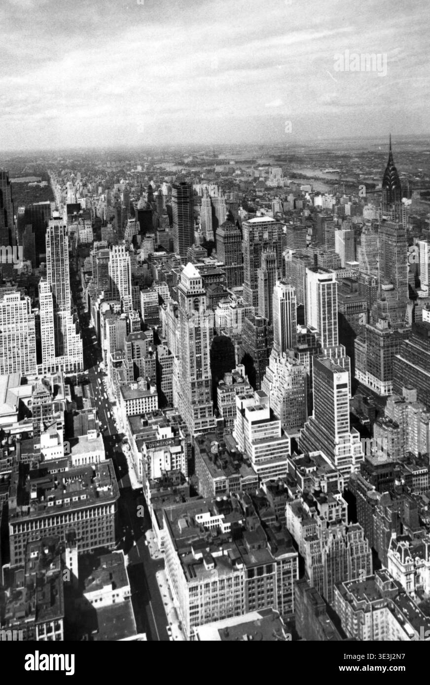 Midtown manhattan aerial 1950s hi-res stock photography and images - Alamy