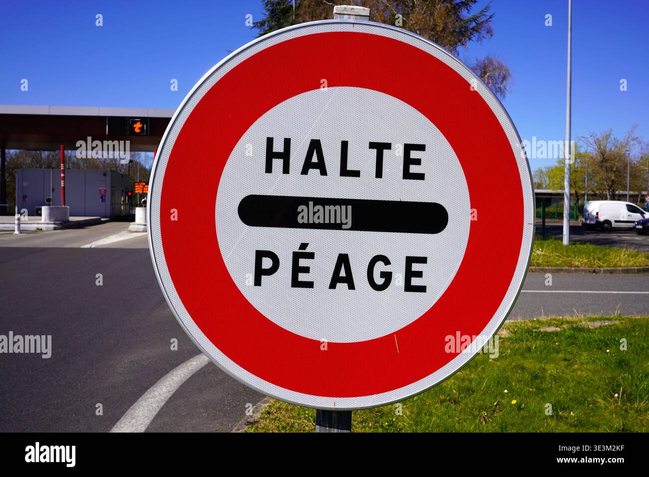 Stop road sign france hi-res stock photography and images - Alamy