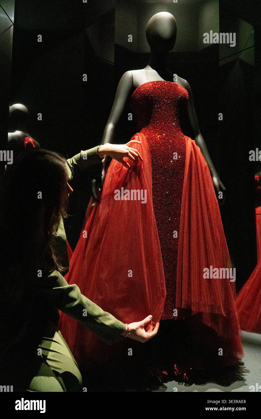 EMBARGO UNTIL 00.01 25 MARCH 2026 London, UK, 24 March 2026: Ariana Grande has loaned her 2025 Oscars dress to the Victoria and Albert Museum in London for their exhibition 'Schiaparelli: Fashion EMBARGO UNTIL 00.01 25 MARCH 2026 London, UK, 24 March 2026: Ariana Grande has loaned her 2025 Oscars dress to the Victoria and Albert Museum in London for their exhibition 'Schiaparelli: Fashion