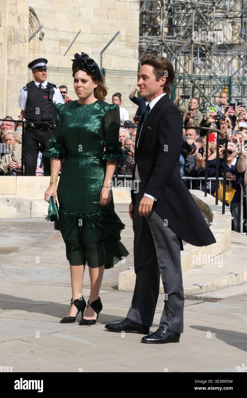 Princess beatrice wedding dress hi-res stock photography and images - Alamy