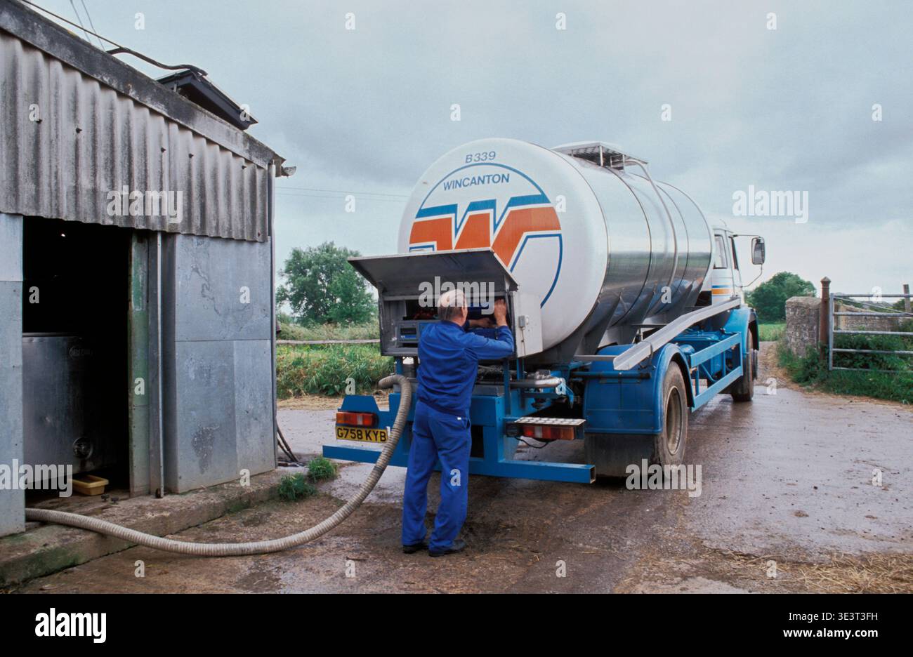 Operator Storage Tank Bulk storage tank hi-res stock photography and images - Alamy