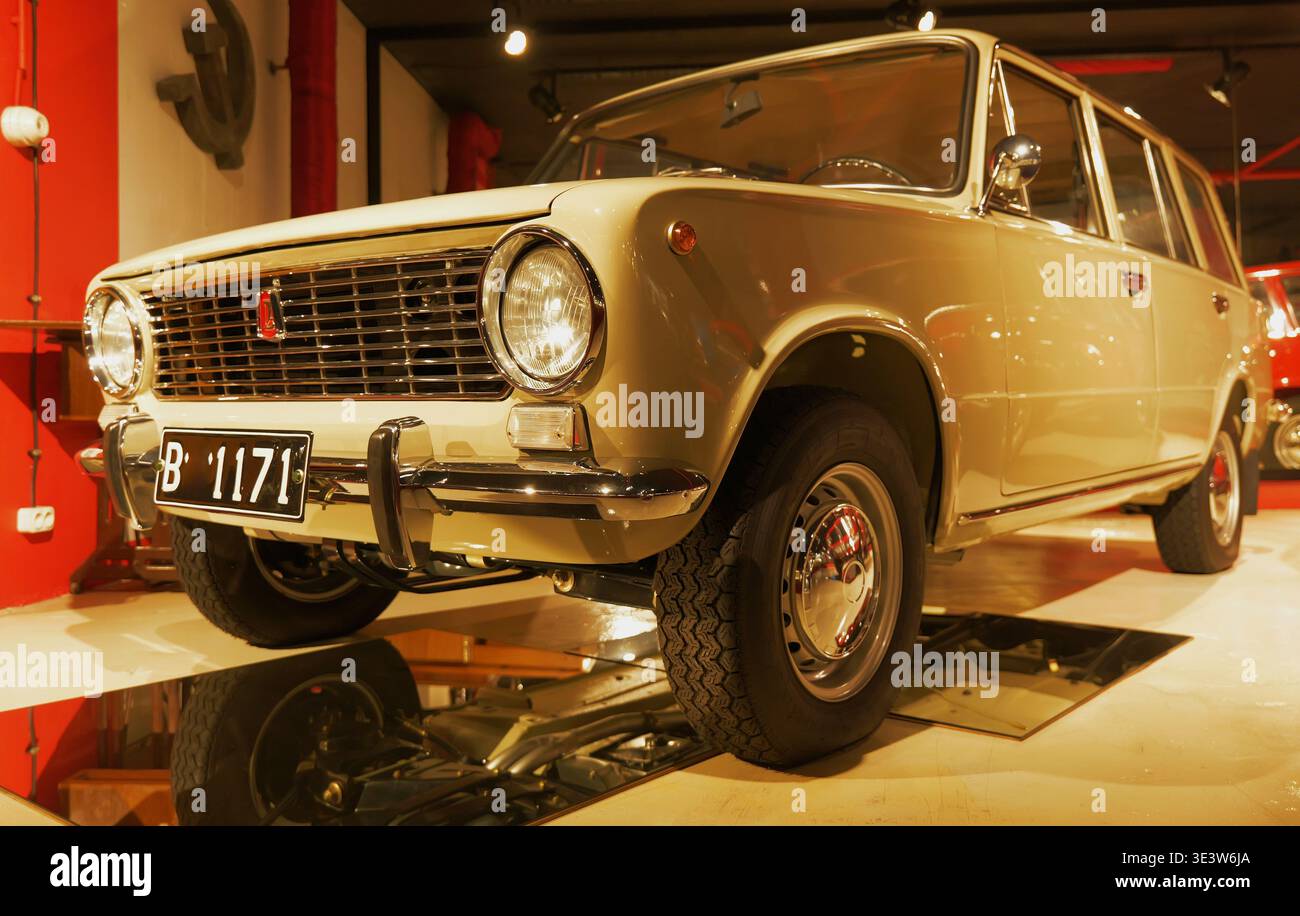 Vaz 2102 hi-res stock photography and images - Alamy