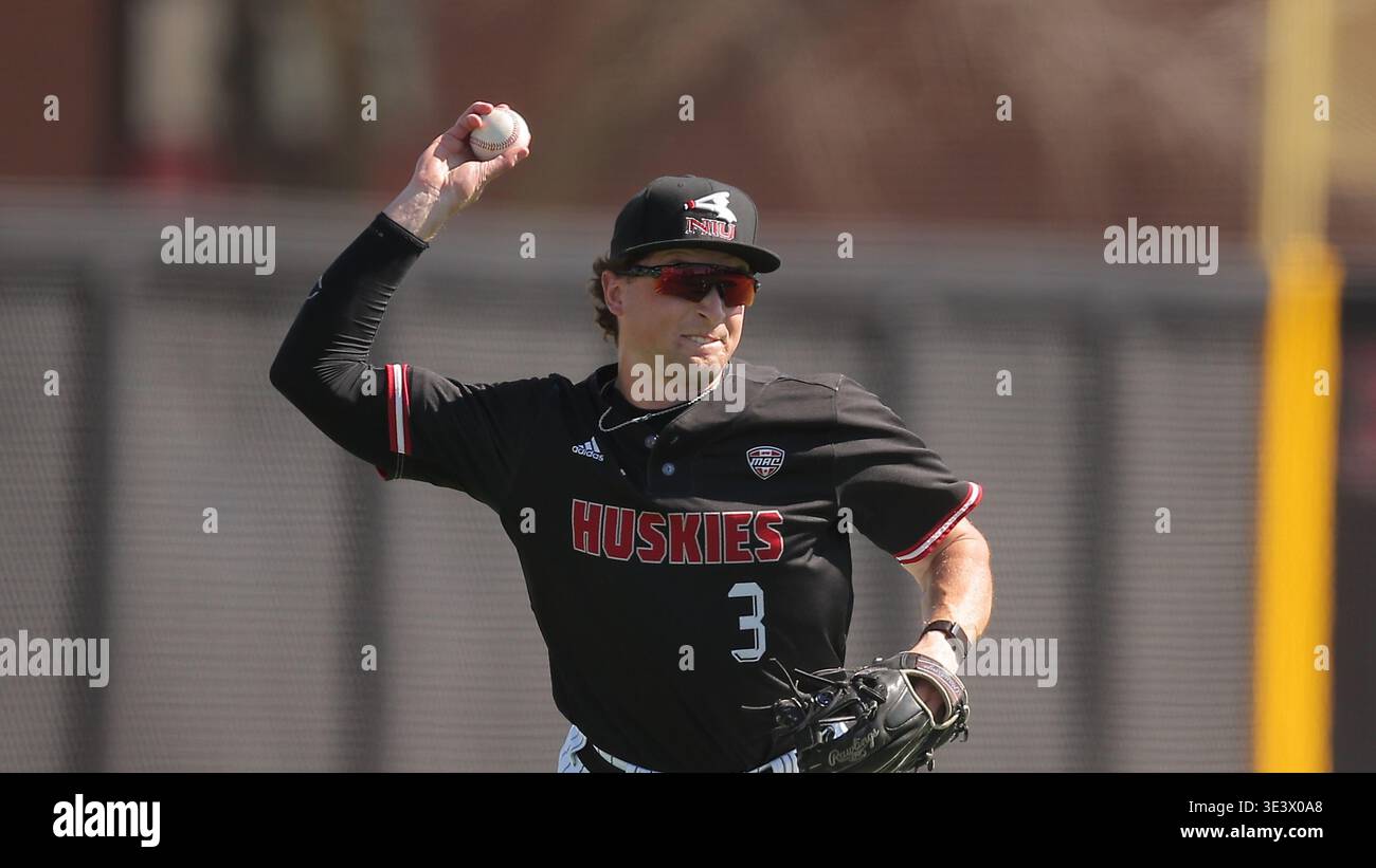 Northern Illinois Will Couchman (3) throws to first base during an NCAA ...