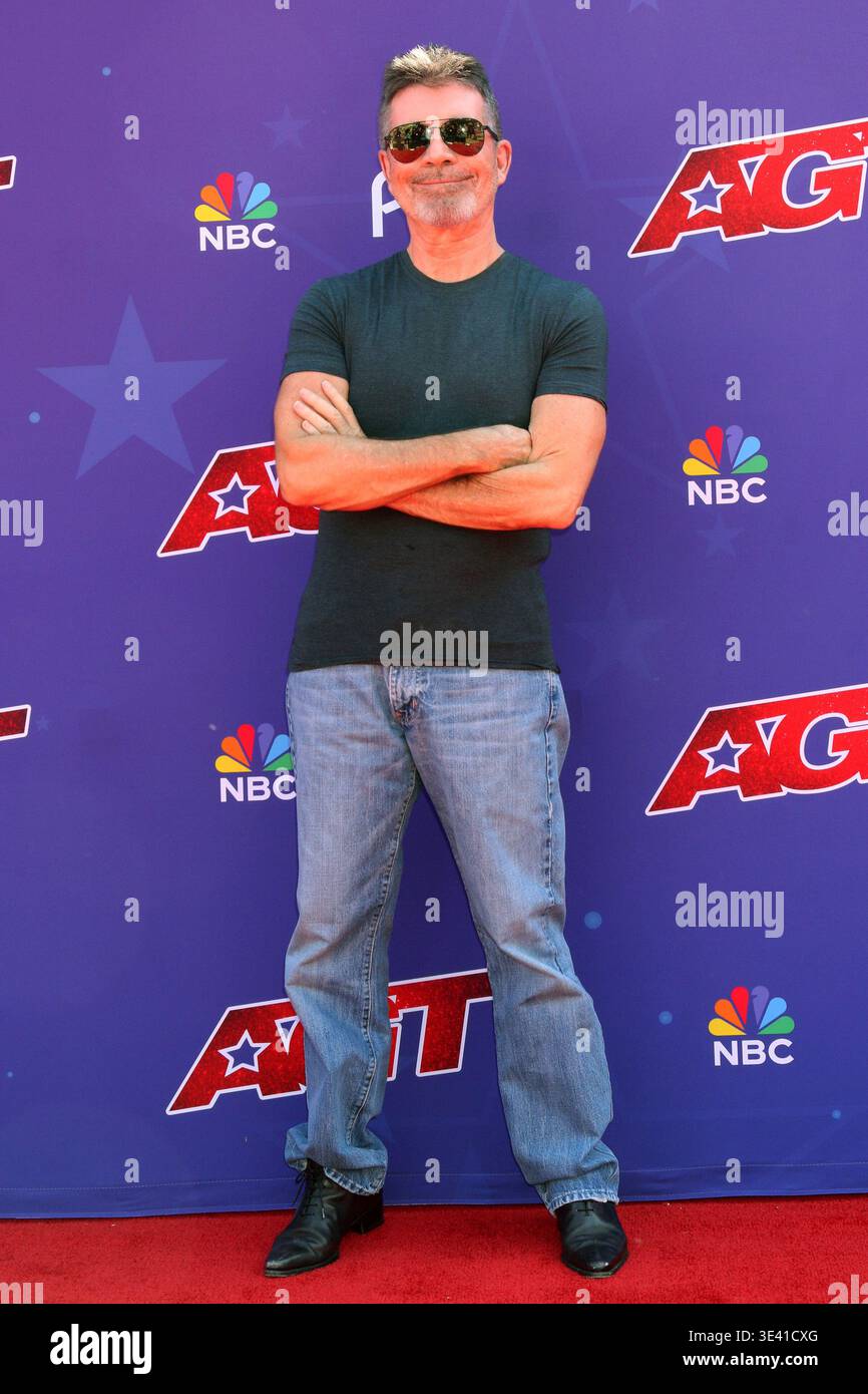 Left to right simon cowell hi-res stock photography and images - Alamy