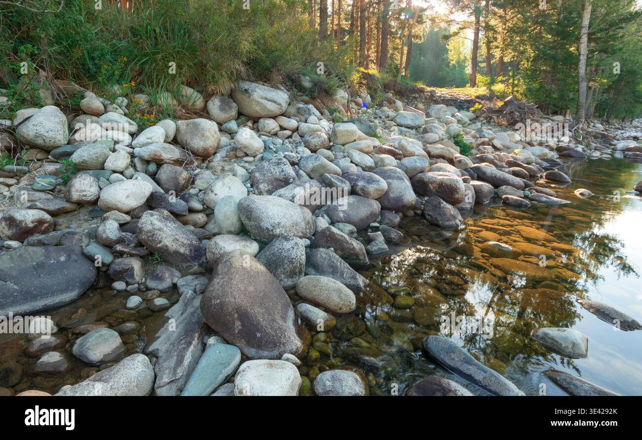 River With Large Rocks Large smooth boulders in river hi-res stock photography and images - Alamy
