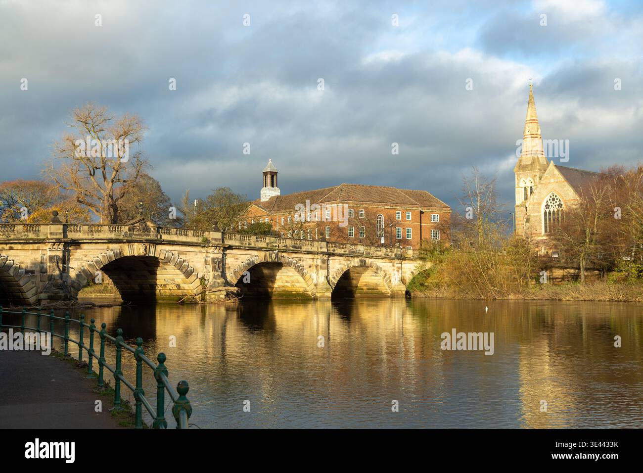 The English Bridge spanning the River Severn in Shrewsbury, England Stock Photo