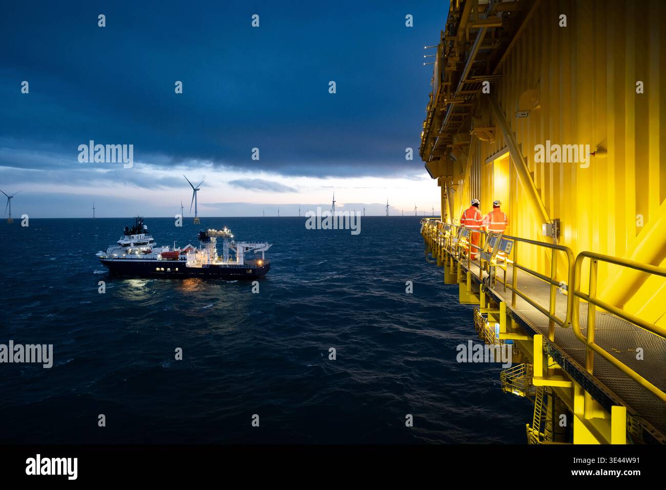 Wind farm construction vessel substation hi-res stock photography and ...