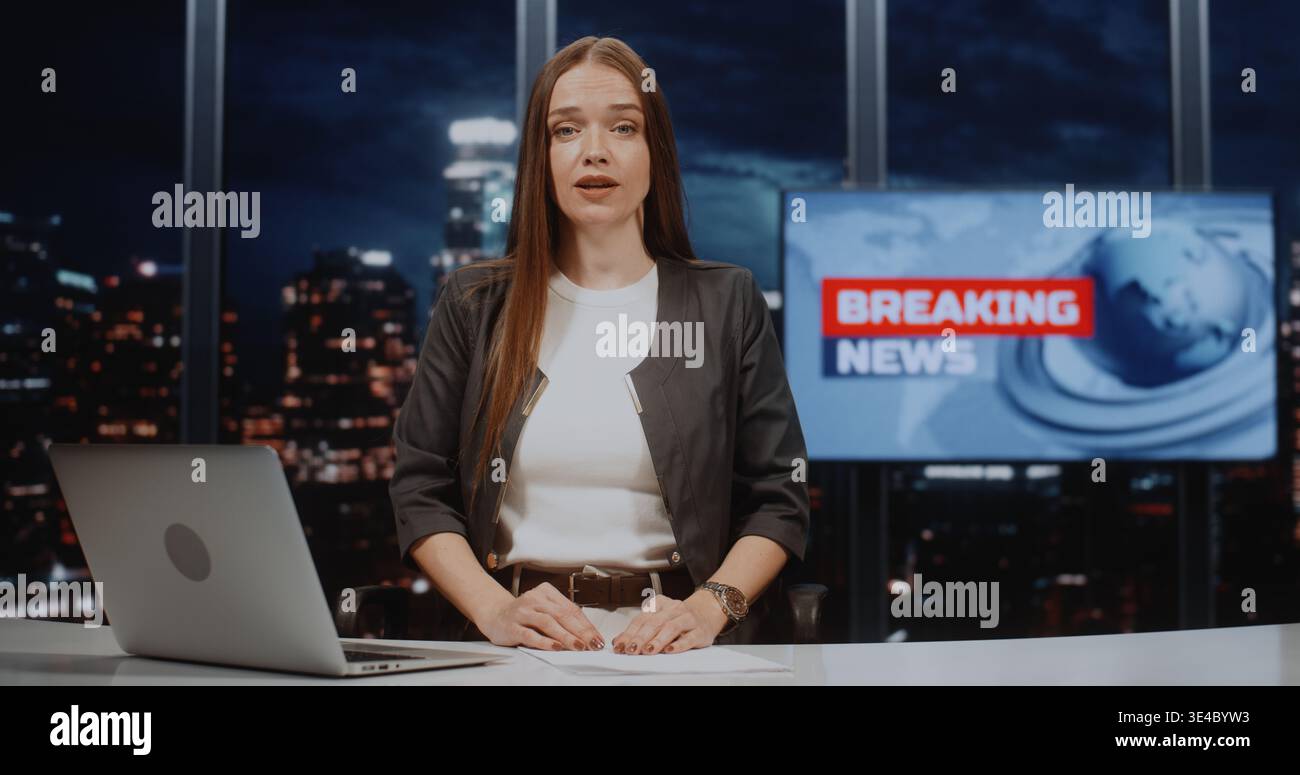 Tech reporter hi-res stock photography and images - Alamy