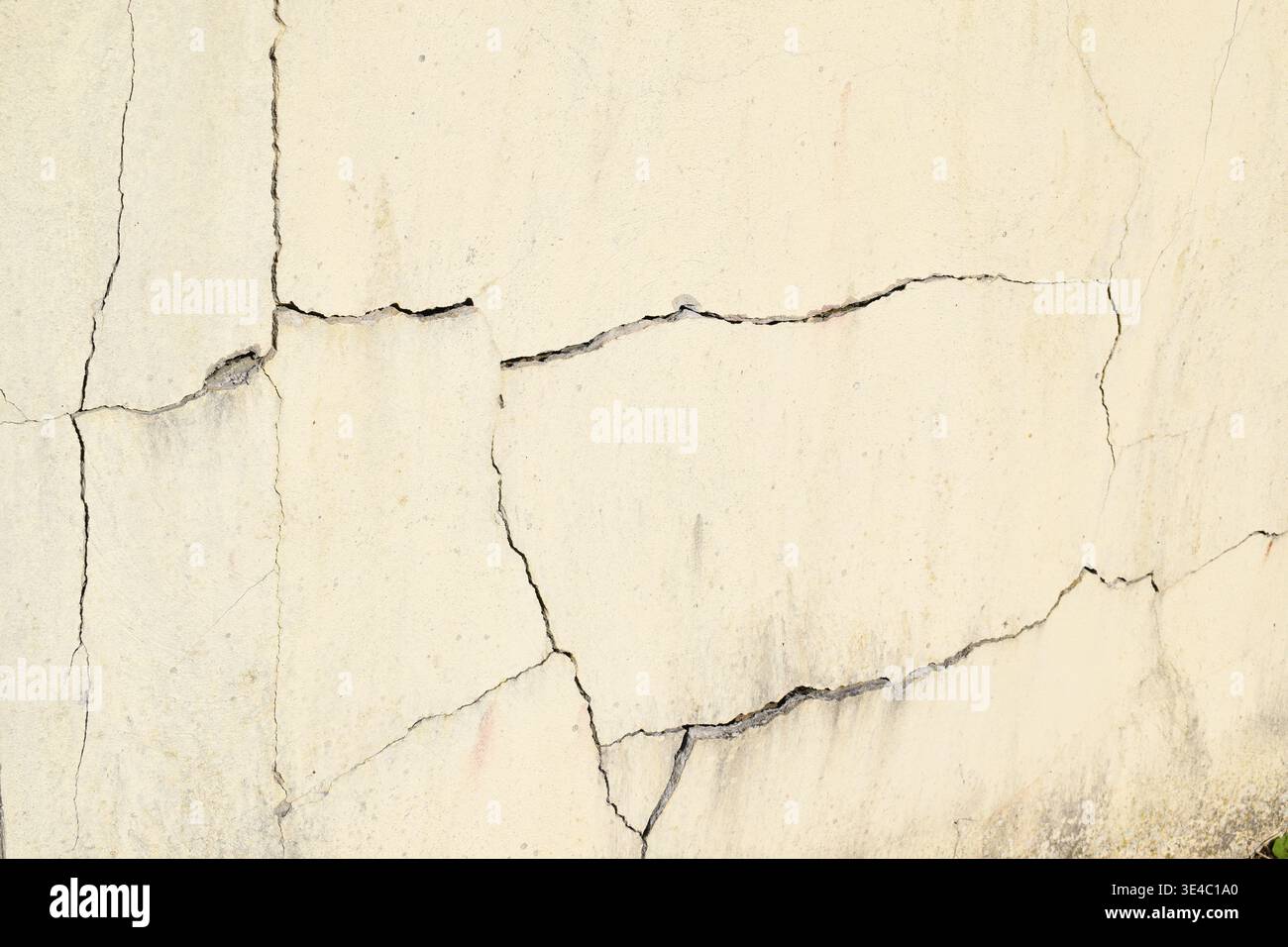 big cracks in a wall Stock Photo