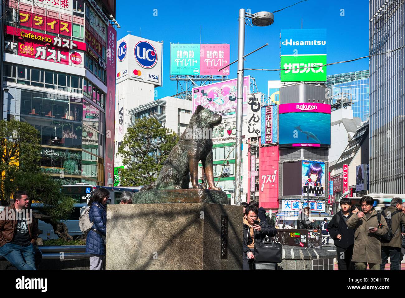 彫刻・オブジェ [SHIBUYA_021] Hachiko dog statue shibuya tokyo japan hi-res stock photography