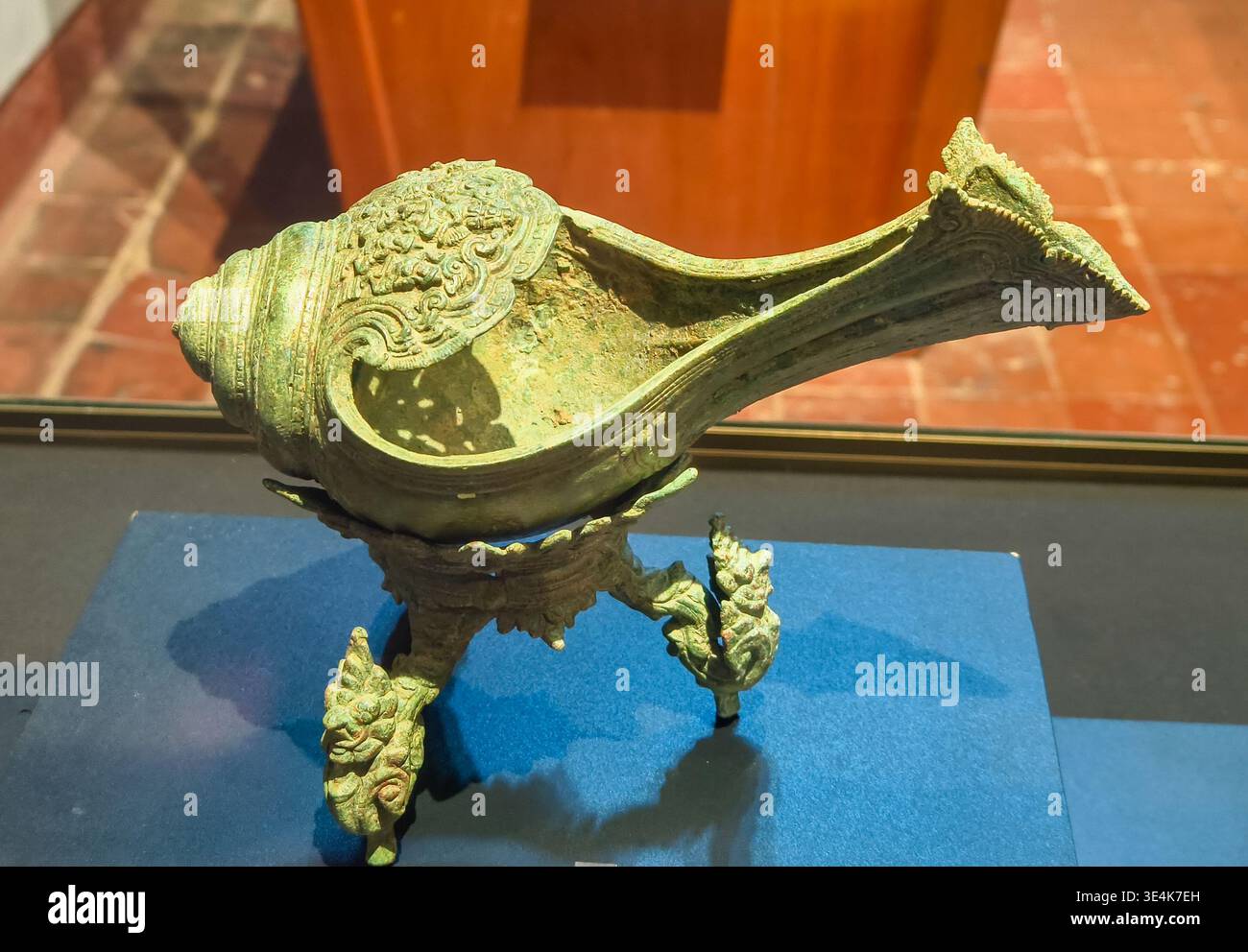 Conch and base, 12th 13th century, Angkorian, bronze. used in Hindu and ...