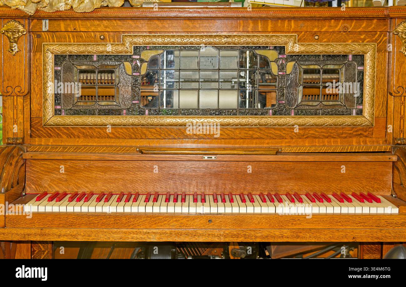 Musical Instrument Window Type Musical instrument museum hi-res stock photography and images - Alamy