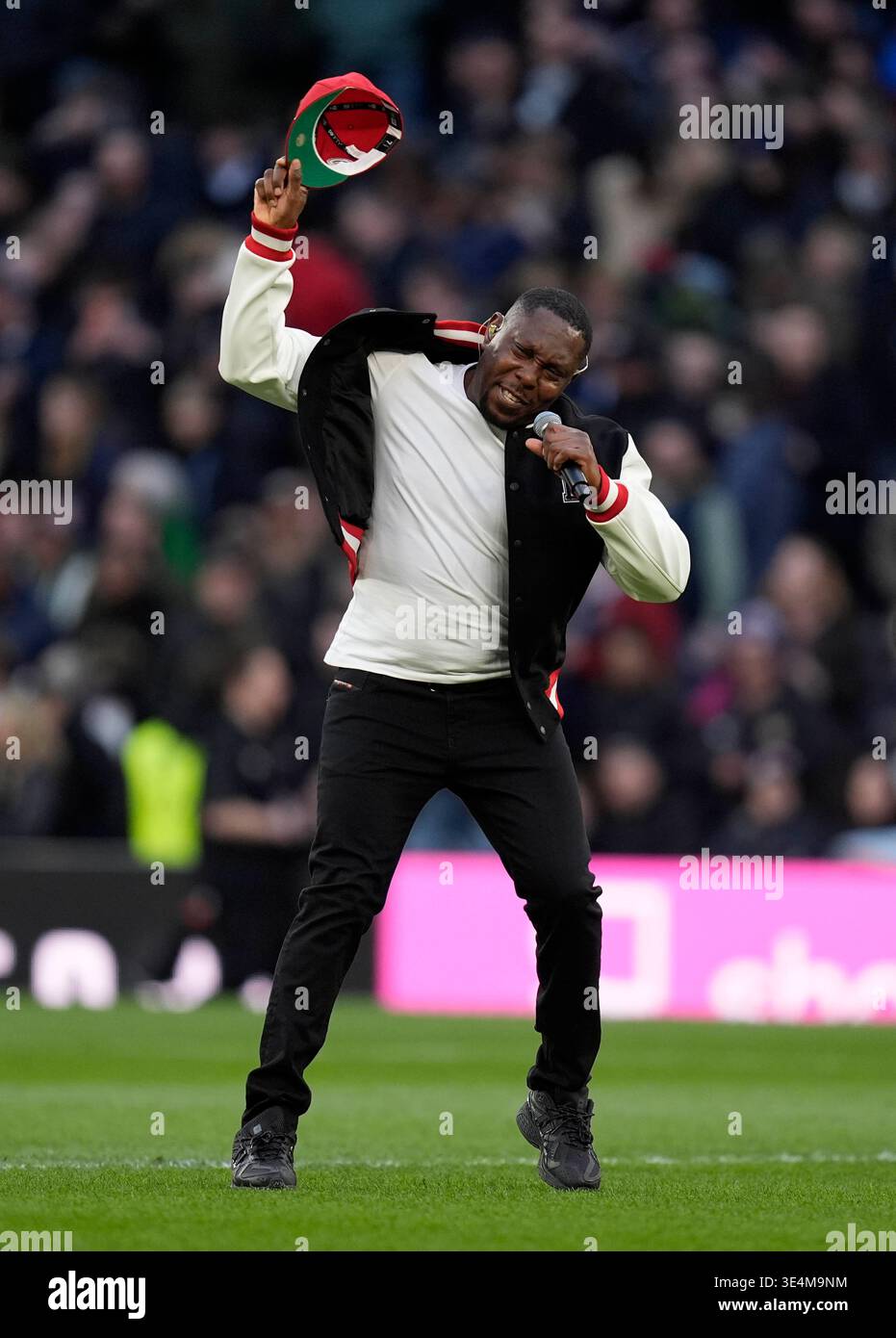 Dizzee Rascal performing ahead of the Gallagher PREM match at the ...