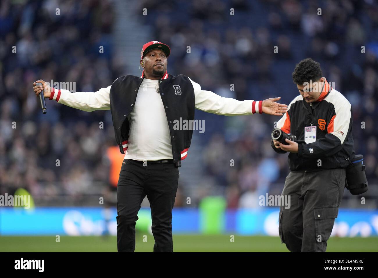 Dizzee Rascal performing ahead of the Gallagher PREM match at the ...