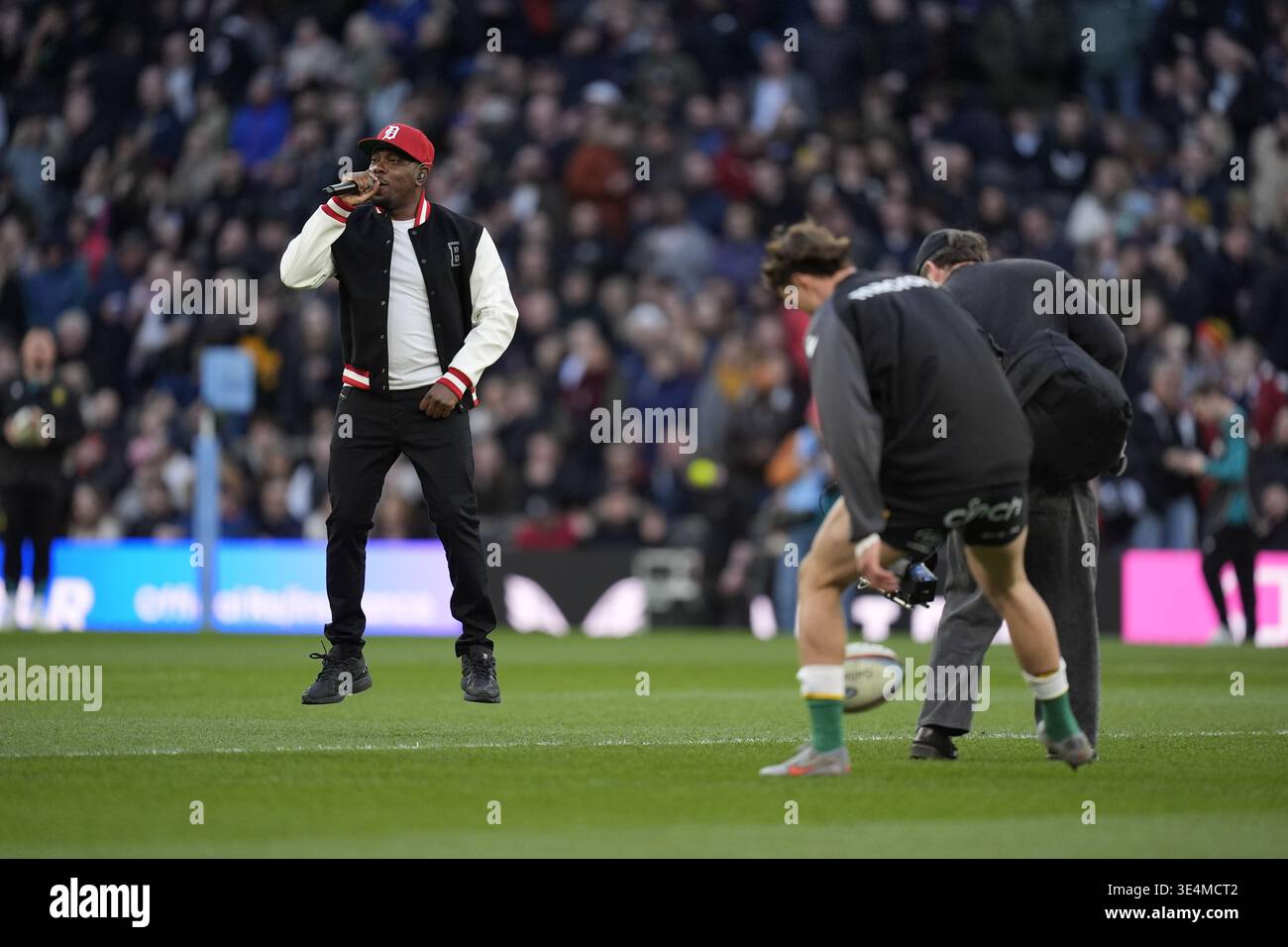 Dizzee Rascal performing ahead of the Gallagher PREM match at the ...