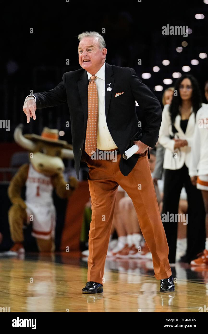 Texas head coach Vic Schaefer reacts to play against Kentucky in the ...