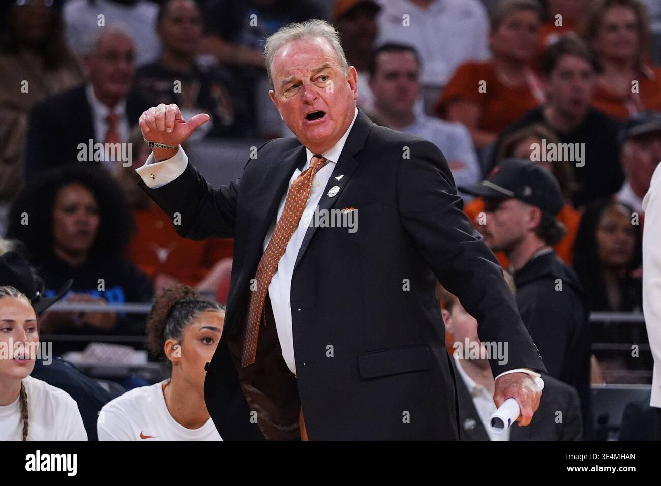 Texas head coach Vic Schaefer reacts to play against Kentucky in the ...