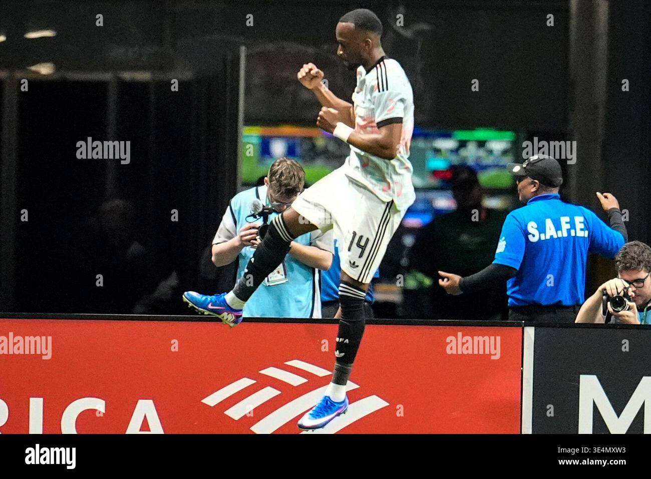 Belgium s Dodi Lukebakio Celebrates His Goal Against The United States belgium-s-dodi-lukebakio-celebrates-his-goal-against-the-united-states