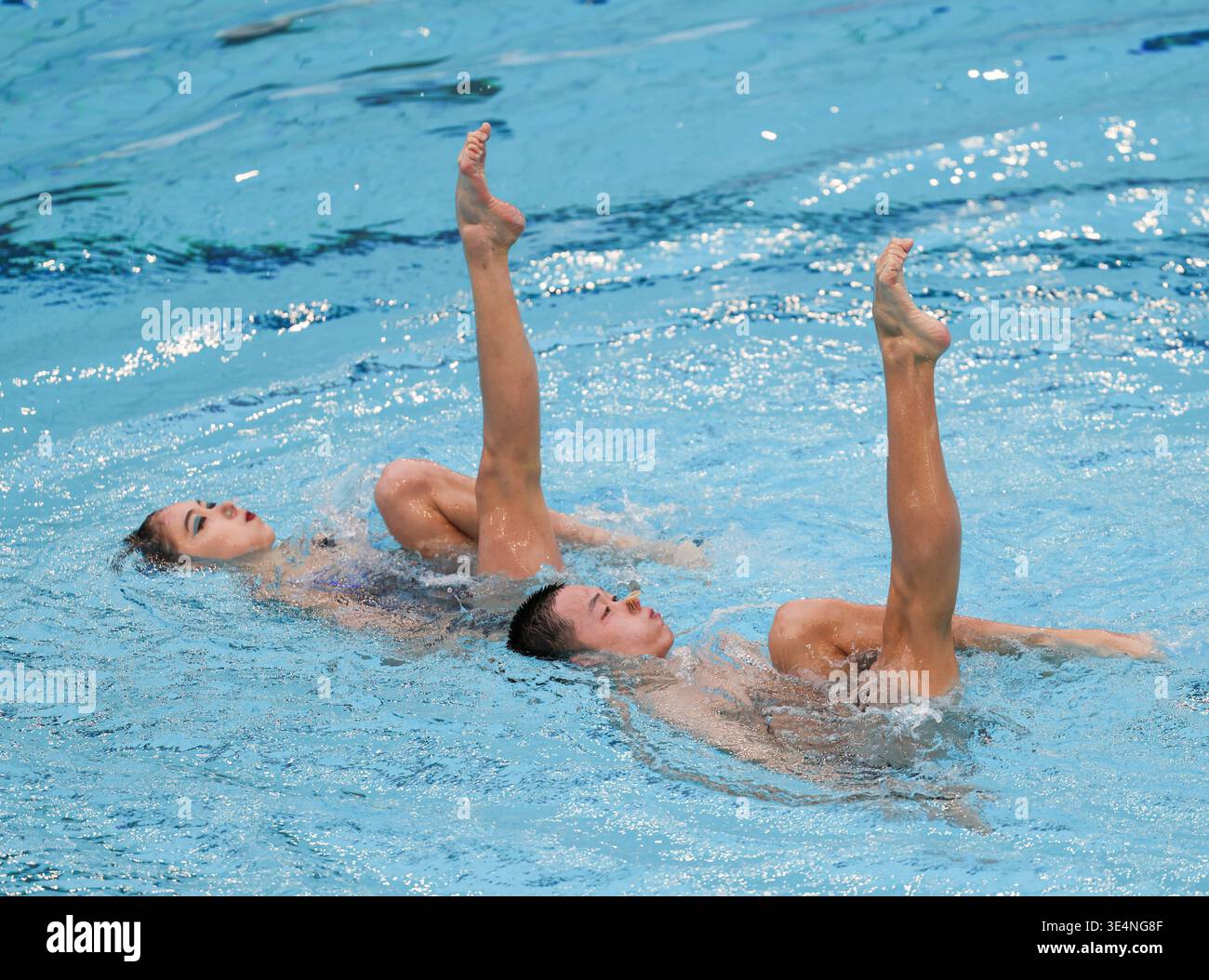 (260329) -- PARIS, March 29, 2026 (Xinhua) -- Chen Keyu (R) and Chen ...