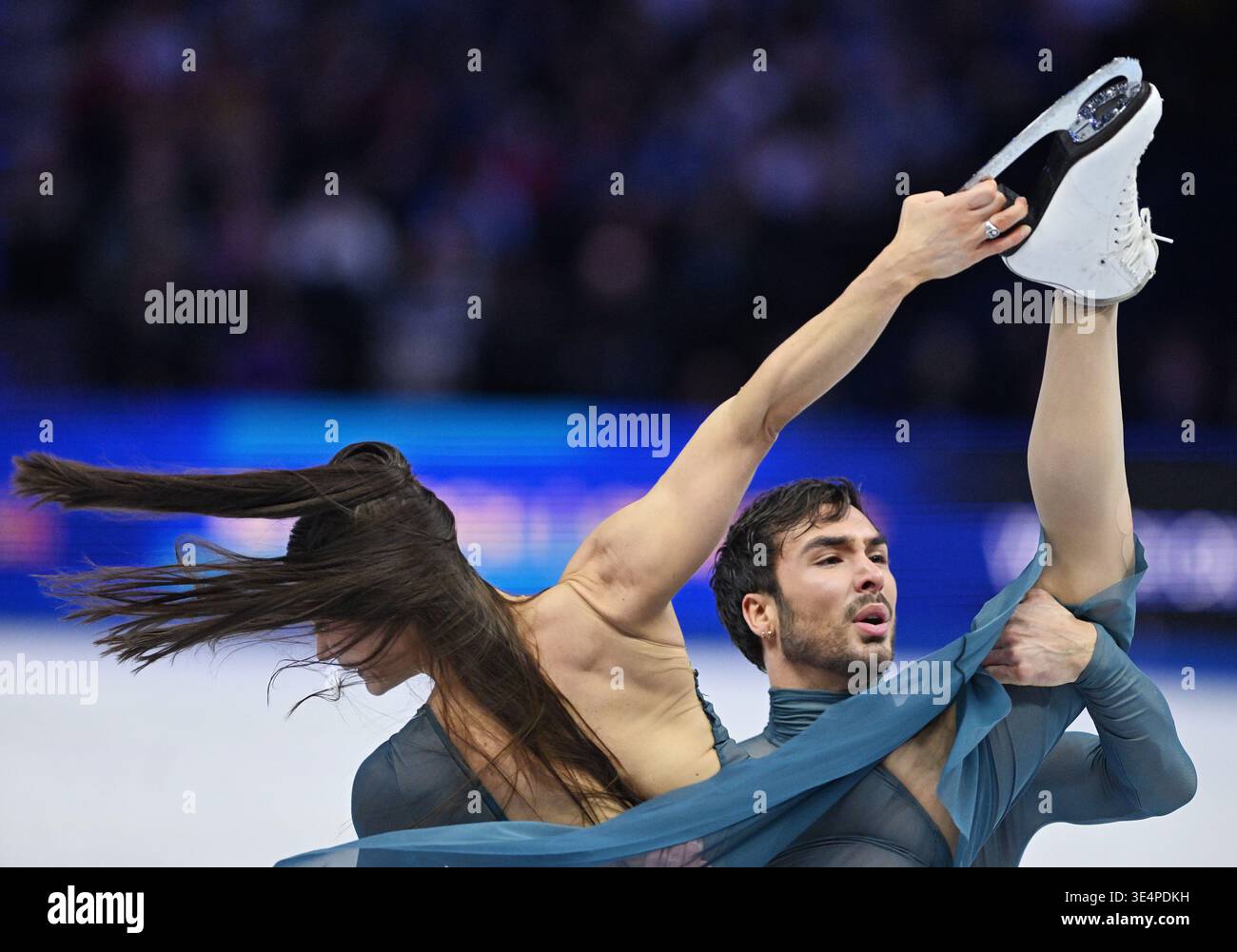 World Figure Skating Championships, Pairs - Free Dance, in Prague ...