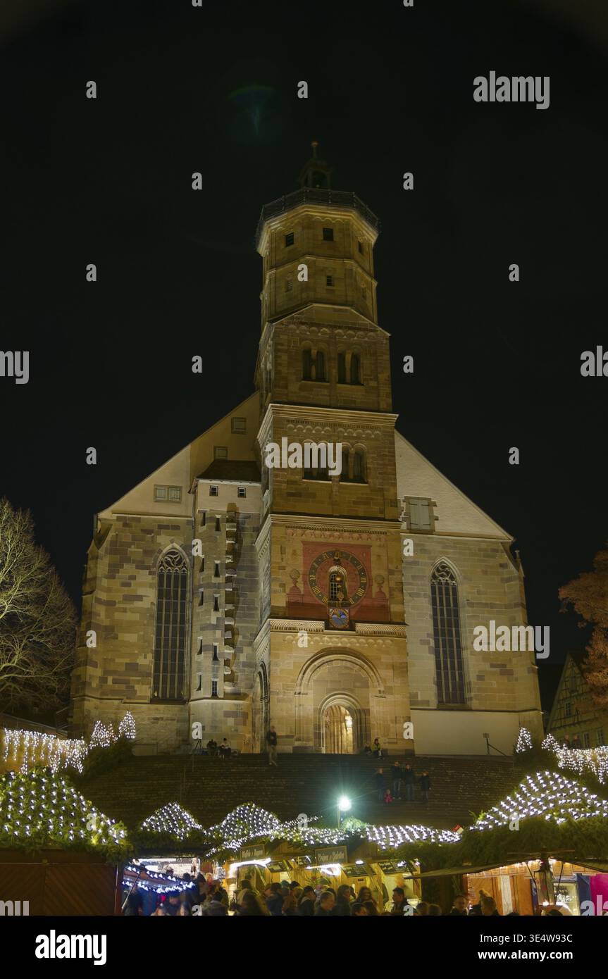 Christmas market, booth, St. Michael's Church, market square, St. Michael, Kochertal, Kocher, Schwaebisch Hall, Hohenlohe, Germany Stock Photo
