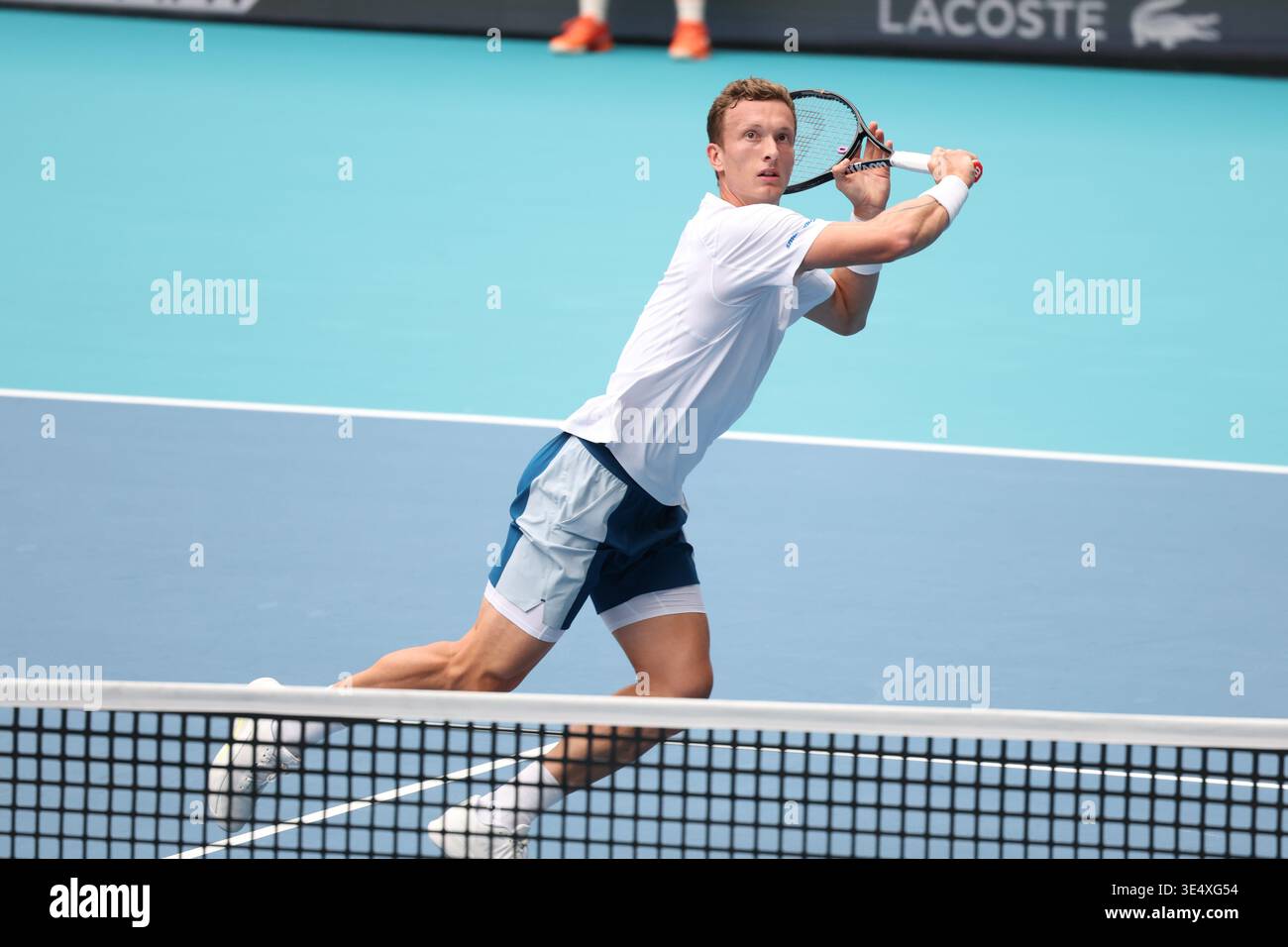 MIAMI GARDENS, FLORIDA - MARCH 29: Jannik Sinner of Italy defeats Jiri ...
