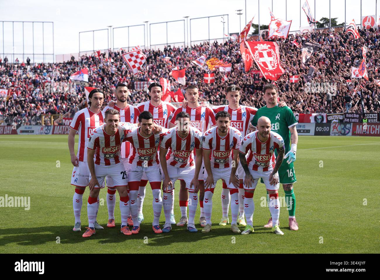 The starting line up of L.R. Vicenza during the Italian Serie C soccer ...