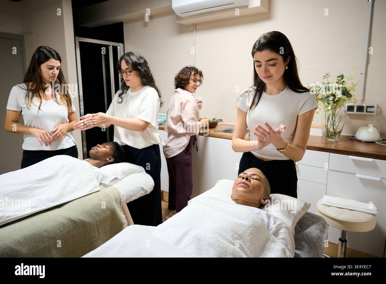 Healing hands therapy hi-res stock photography and images - Alamy