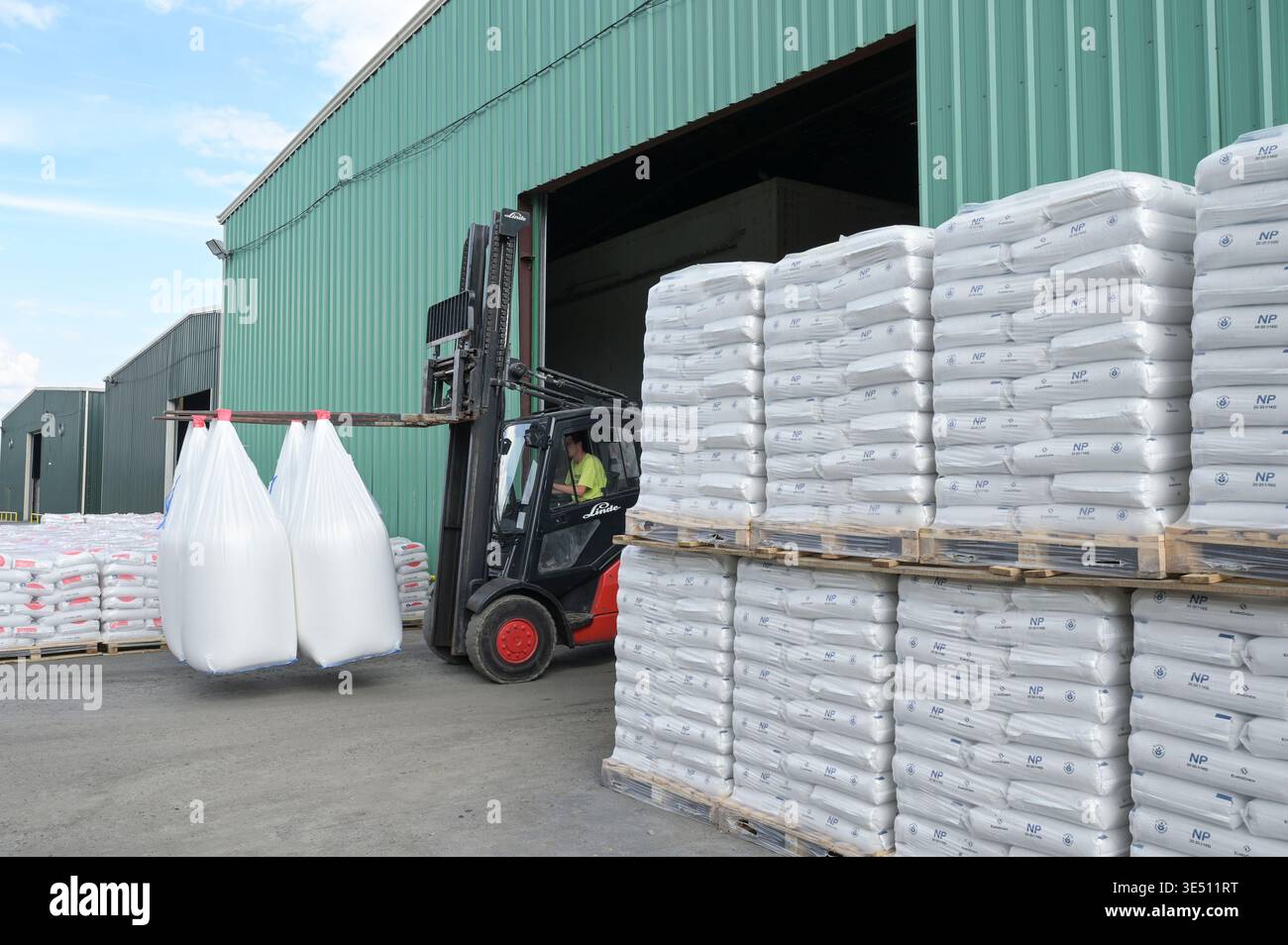 Bag of fertilizer hi-res stock photography and images - Alamy