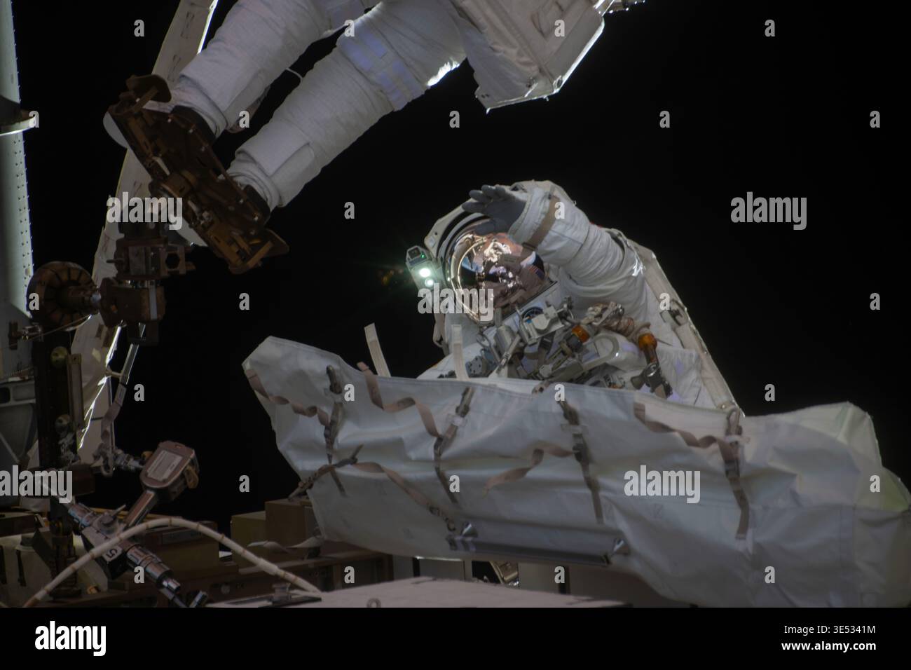 Nasa Outside ISS, EARTH - 18 March 2026 - NASA astronaut Jessica Meir waves at the ...
