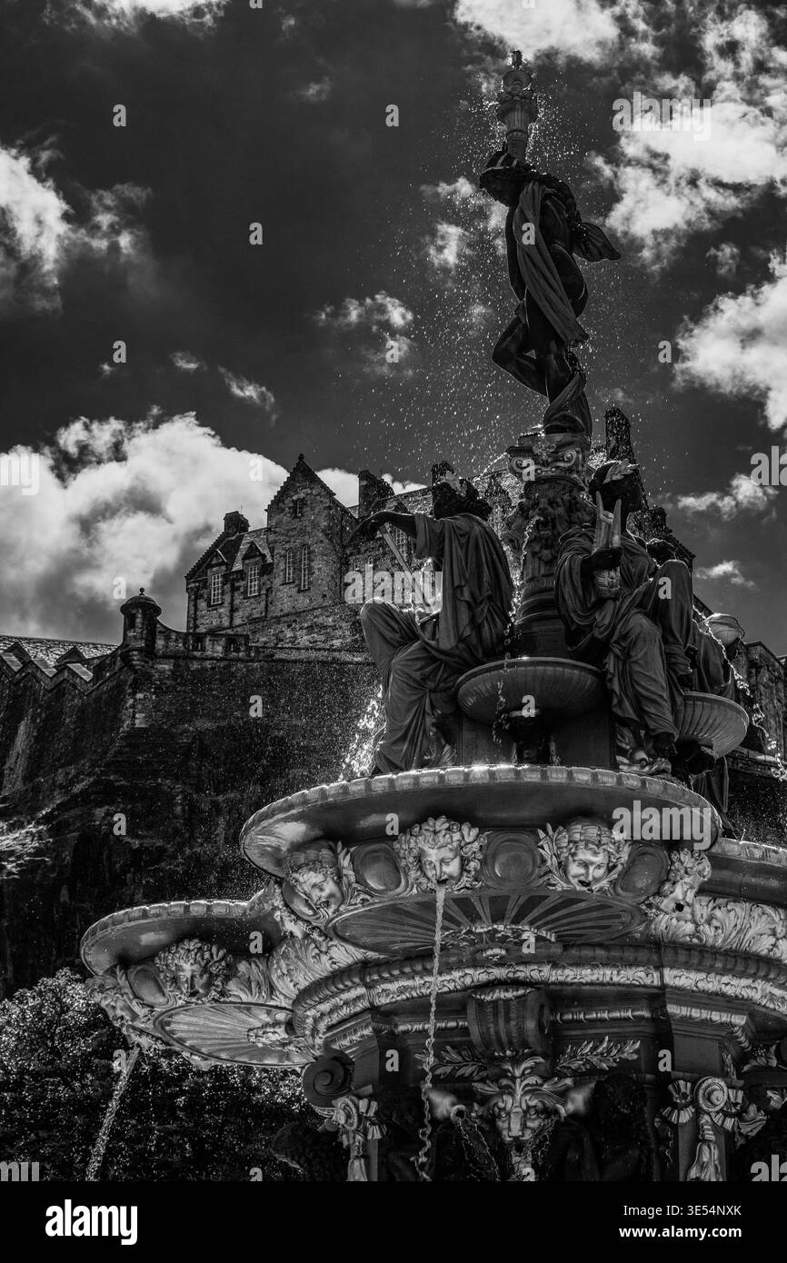 Cast edinburgh Black and White Stock Photos & Images - Alamy