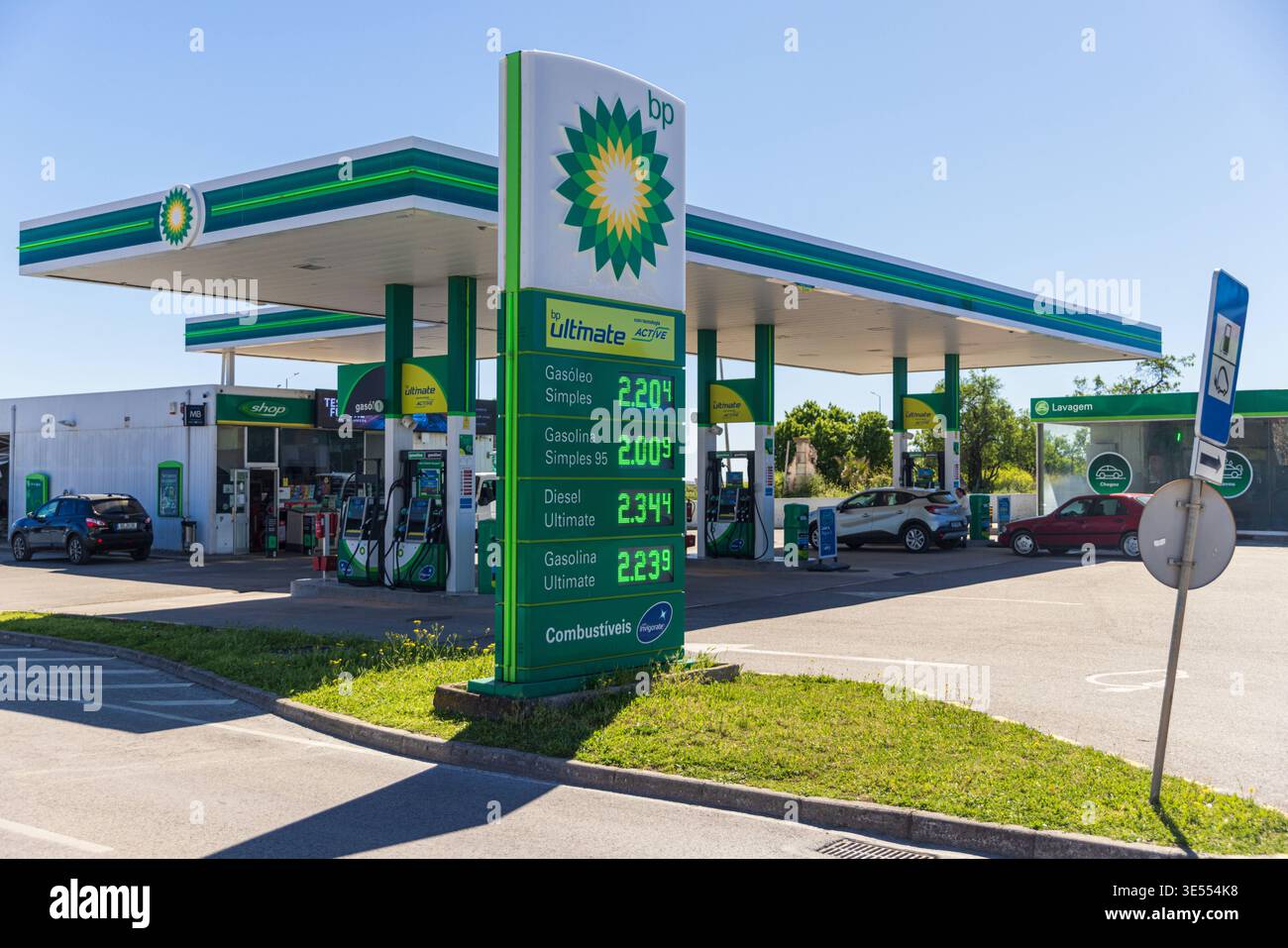 Bp prices hi-res stock photography and images