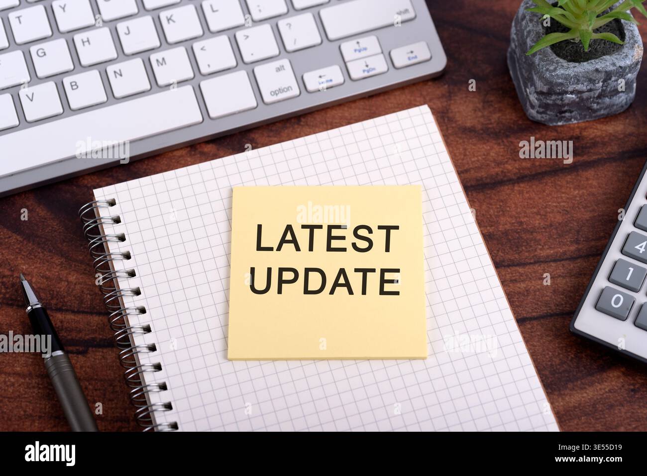 Latest Update text on adhesive note Stock Photo