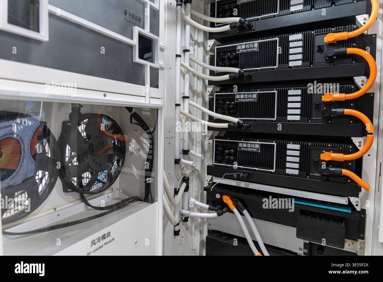 Air energy storage hi-res stock photography and images - Alamy